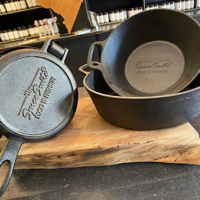 The Spice suite cast iron pan set