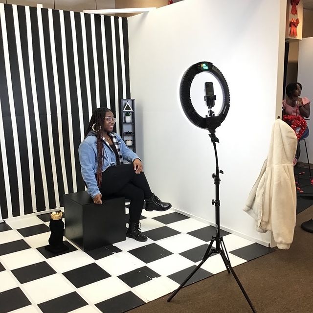 The Selfie Experience Buy Black Main Street