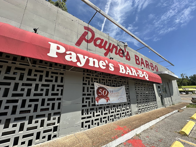 Black Owned Travel in Memphis outside of Payne's BBQ